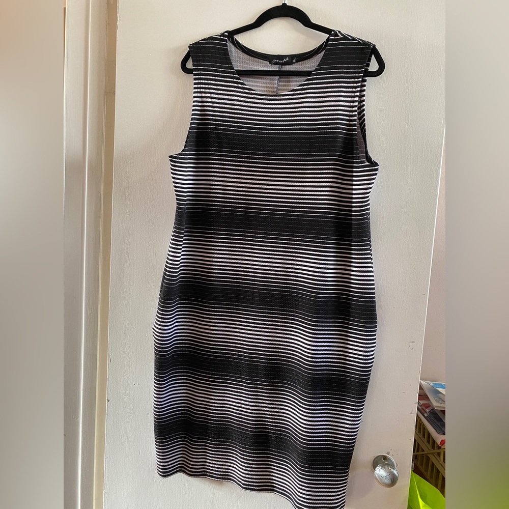 Apt. 9 Black Sleeveless Sheath Midi Dress